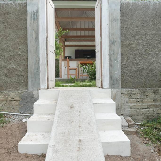Silir Villa "Your Cozy Home" Mataram Buitenkant foto